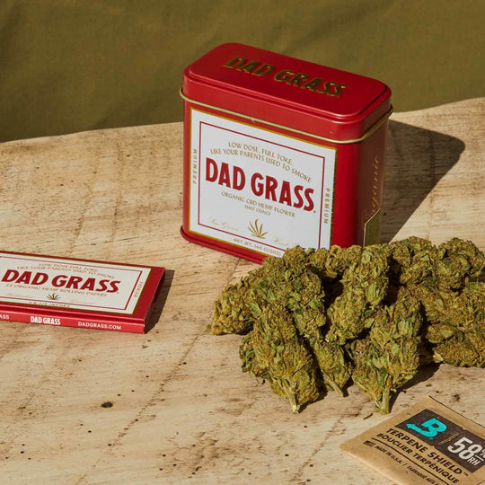 What's In a Tin of Dad Grass Flower?