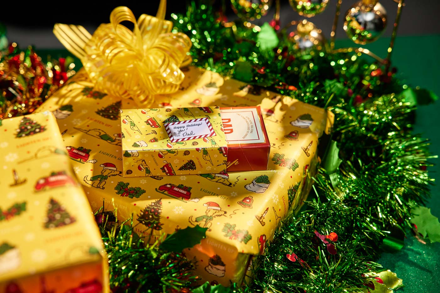 Dad Grass 5 Pack CBD Joints Wrapped In Christmas Wrapping Paper